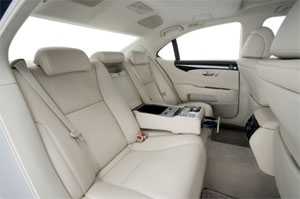 Самой большой Lexus LS 460 пошел в продажу