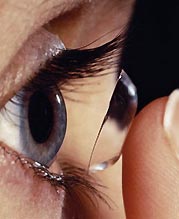 f1497_contactlens.jpg